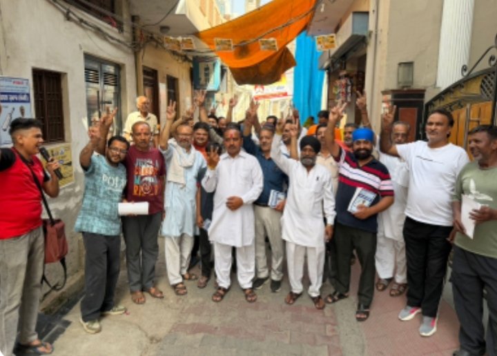 आजाद प्रत्याशी मंगल कुमार मंगी ने समर्थकों के साथ मांगी वोट