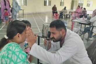 आपी चैरिटेबल हॉस्पिटल ने लगाया मुफ्त मेडिकल कैंप