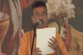 सुवेंदु अधिकारी ने ली मुख्यमंत्री पद की शपथ, प्रधानमंत्री और शाह ने पीठ थपथपाई