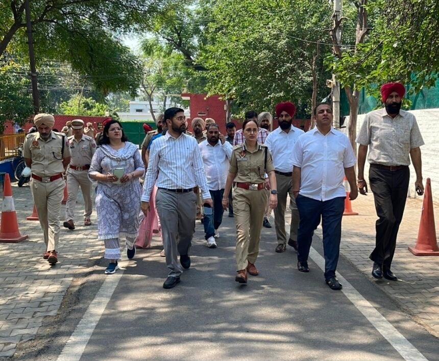 CM भगवंत सिंह मान की होने वाली ‘शुक्राना यात्रा’ के विशेष कार्यक्रम को लेकर नितिन कोहली, डीसी वरजीत वालिया व पुलिस कमिश्नर धनप्रीत कौर ने किया निरीक्षण