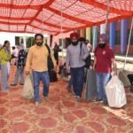 नगर कौंसिल/नगर पंचायत चुनाव; 133 पोलिंग पार्टियां चुनाव सामग्री सहित पोलिंग स्टेशनों के लिए रवाना