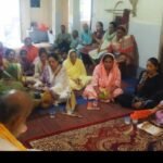 प्राचीन शिव मंदिर में 48 वें मासिक संकीर्तन दौरान भजनों पर झूमे श्रद्धालु