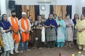 स्त्री सत्संग सभा एवं श्री अकालगढ़ गुरुद्वारा साहिब प्रबंधक कमेटी ने पार्षदो किया सम्मानित