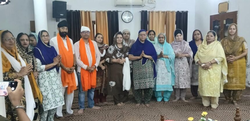 स्त्री सत्संग सभा एवं श्री अकालगढ़ गुरुद्वारा साहिब प्रबंधक कमेटी ने पार्षदो किया सम्मानित