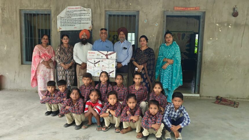 ਸਰਕਾਰੀ ਪ੍ਰਾਇਮਰੀ ਸਕੂਲ, ਪਿੰਡ ਸੂਰਾ ( ਜਲੰਧਰ) ਨੂੰ ਦਾਨ ਦਿੱਤੇ ਪੱਖੇ