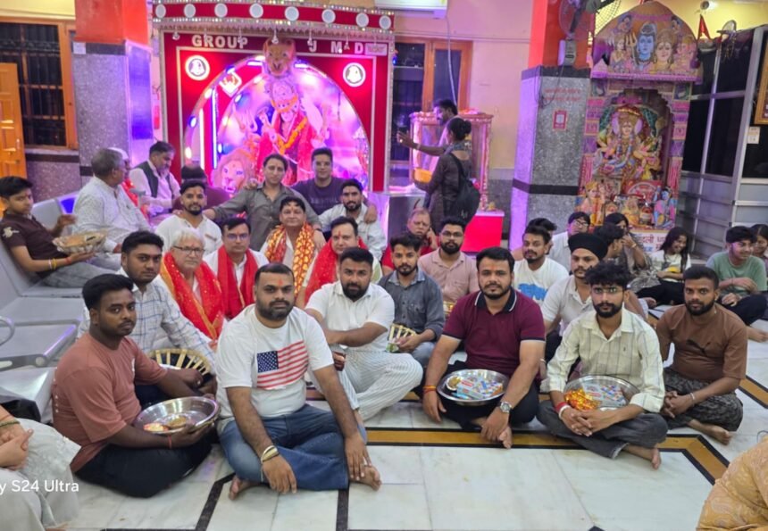 नगर कौंसिल प्रधान वरुण बावा ने साथियों सहित माता चिंतपूर्णी दरबार पर जाकर किया शुकराना