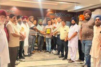 ਫਰਨੀਚਰ ਐਸੋਸੀਏਸ਼ਨ ਕਰਤਾਰਪੁਰ ਨੇ ਪ੍ਰਧਾਨ ਵਰੁਣ ਬਾਵਾ ਨੂੰ ਕੀਤਾ ਸਨਮਾਨਿਤ