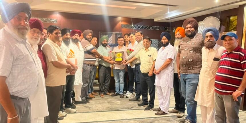 ਫਰਨੀਚਰ ਐਸੋਸੀਏਸ਼ਨ ਕਰਤਾਰਪੁਰ ਨੇ ਪ੍ਰਧਾਨ ਵਰੁਣ ਬਾਵਾ ਨੂੰ ਕੀਤਾ ਸਨਮਾਨਿਤ