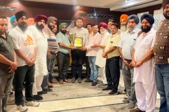 ਫਰਨੀਚਰ ਐਸੋਸੀਏਸ਼ਨ ਨੇ ਗਗਨ ਛਾਬੜਾ ਜਿਲਾ ਵਾਈਸ ਚੇਅਰਮੈਨ ਖਤਰੀ ਅਰੋੜਾ ਵੈਲਫੇਅਰ ਬੋਰਡ ਨੂੰ ਕੀਤਾ ਸਨਮਾਨਿਤ
