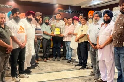ਫਰਨੀਚਰ ਐਸੋਸੀਏਸ਼ਨ ਨੇ ਗਗਨ ਛਾਬੜਾ ਜਿਲਾ ਵਾਈਸ ਚੇਅਰਮੈਨ ਖਤਰੀ ਅਰੋੜਾ ਵੈਲਫੇਅਰ ਬੋਰਡ ਨੂੰ ਕੀਤਾ ਸਨਮਾਨਿਤ
