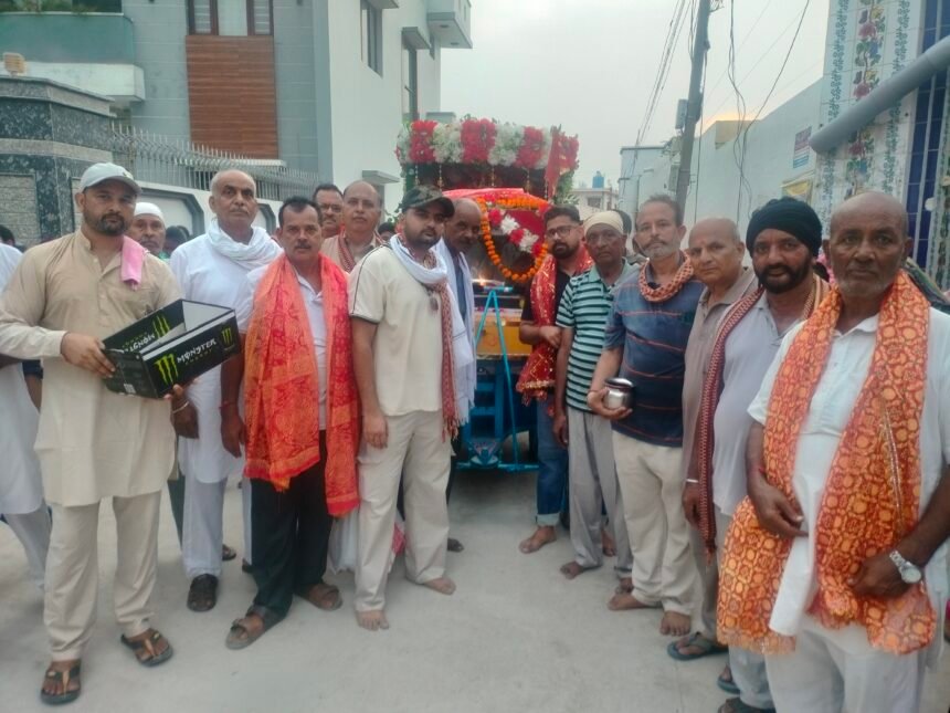 ਮਾਤਾ ਚਿੰਤਪੁਰਨੀ ਲੰਗਰ ਕਮੇਟੀ ਦਿਆਲਪੁਰ, ਮੁਰਾਰ ਵੱਲੋਂ ਕੱਢੀ ਗਈ ਸ਼ੋਭਾ ਯਾਤਰਾ