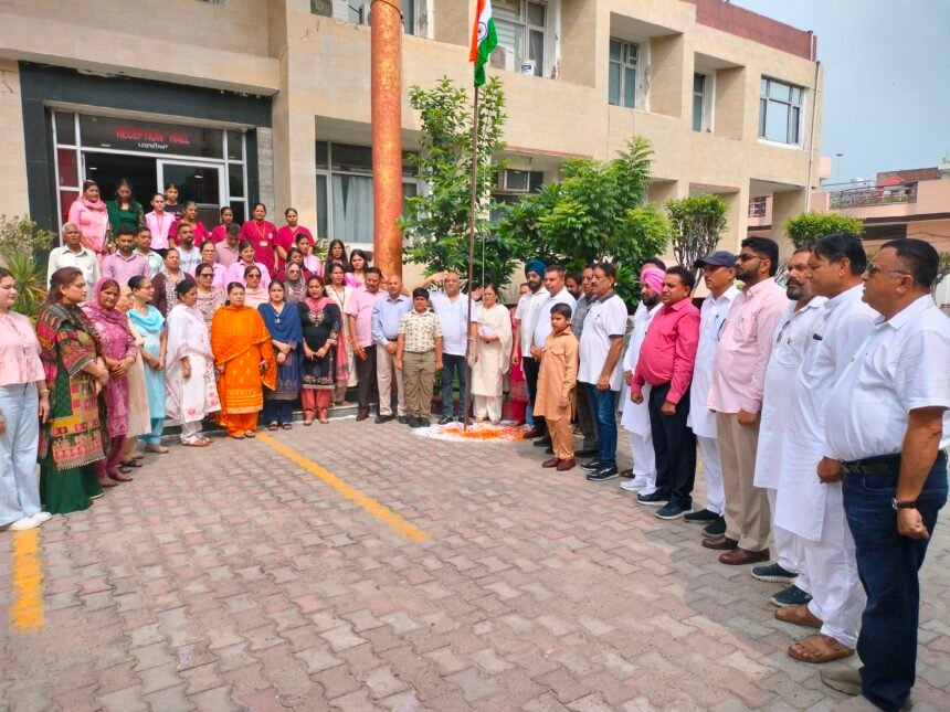 आपी चैरिटेबल हॉस्पिटल में 80वा स्वतंत्रता दिवस बड़ी धूमधाम से मनाया गया