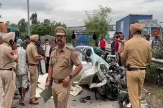 जालंधर में कार कैंटर से टकराई, 3 युवकों की मौके पर मौत; 2 शव कार में फंसे-एक सड़क पर गिरा
