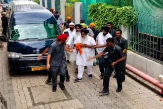 नांदेड़ साहिब में सुखबीर सिंह बादल पर जानलेवा हमला, निहंग के बाणे में आए शख्स ने चलाई तलवार; सुरक्षाकर्मी भी घायल