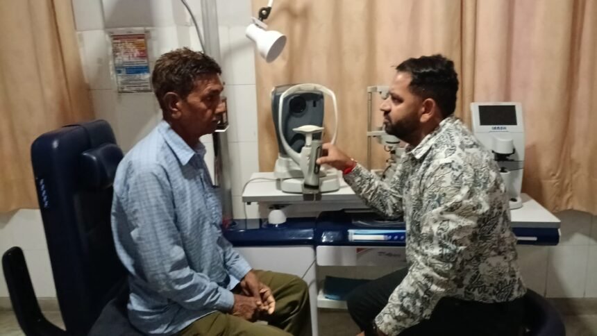 आपी चैरिटेबल हॉस्पिटल करतारपुर में लगाया मुफ्त मेडिकल कैंप