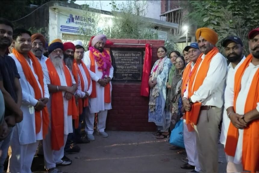ਵਿਧਾਇਕ ਨੇ ਰਾਜਨ ਚੌਂਕ ਤੋਂ ਭੁਲਥ ਰੋਡ ਤੱਕ ਬਣਨ ਵਾਲੀ ਸੜਕ ਦਾ ਰੱਖਿਆ ਨੀਹ ਪੱਥਰ